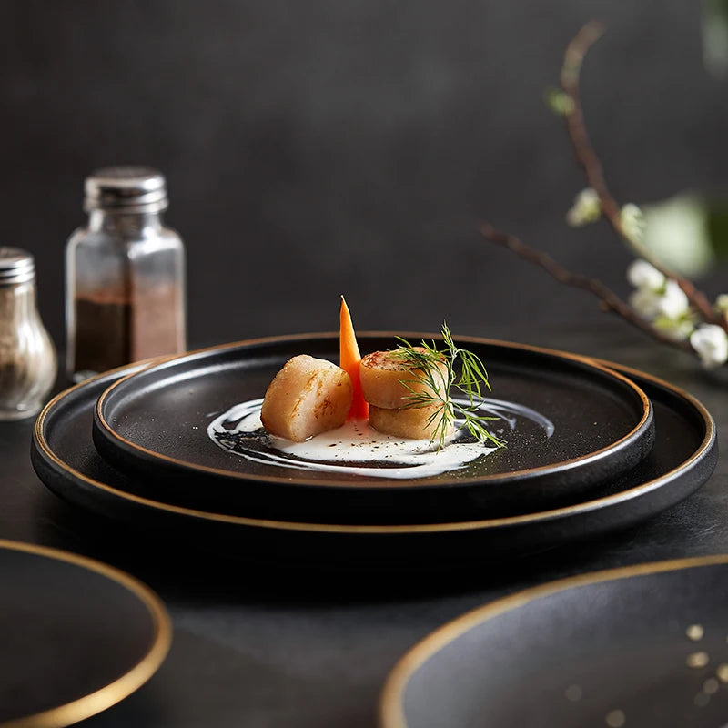 Frosted Black Ceramic Round Dinner Plate with Gold Border - Elegant Steak Plate for Hotel and Restaurant Tableware Set